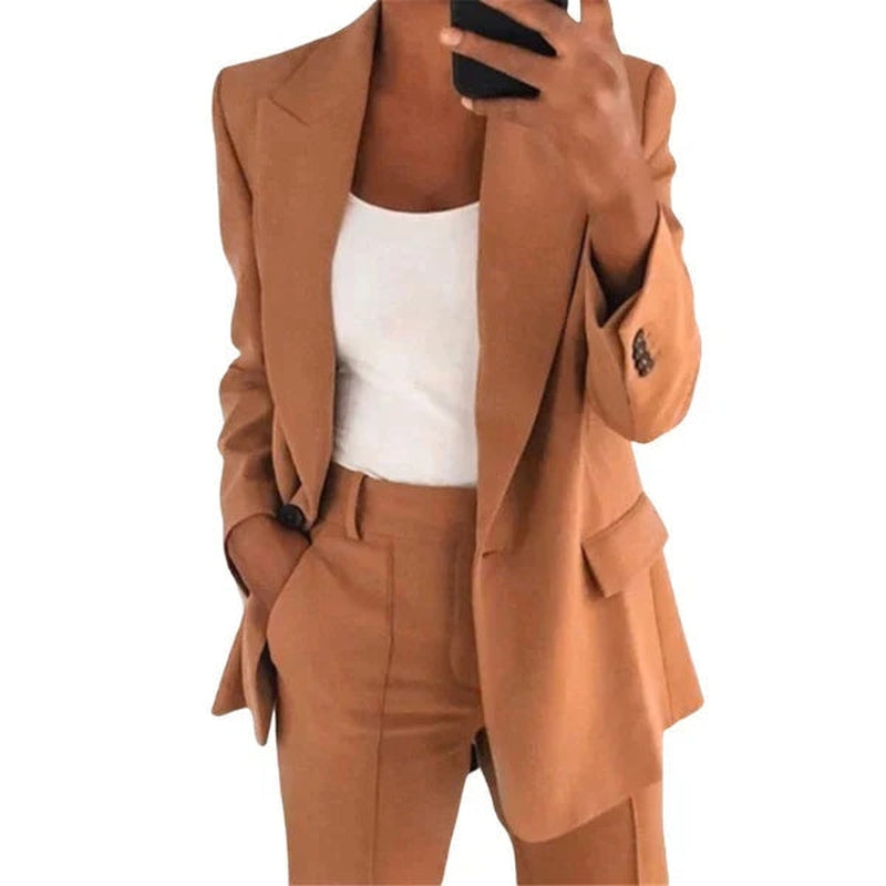 Elegantes Damen-Blazer-Set Clara: Jacke und Hose im stilvollen Design