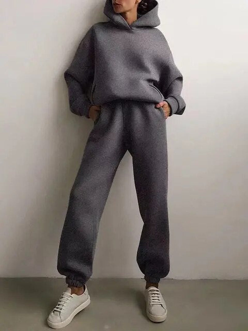 Elegantes, Oversized-Trainingsset von Elena für einen stilvollen Winterauftritt
