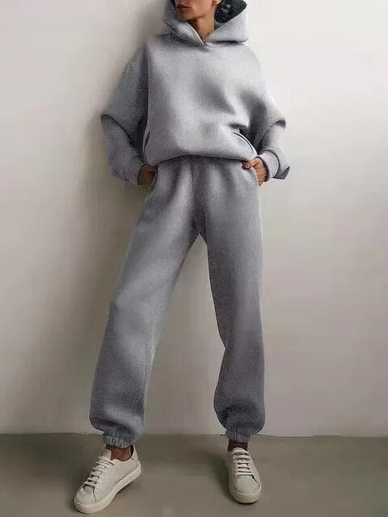Elegantes, Oversized-Trainingsset von Elena für einen stilvollen Winterauftritt