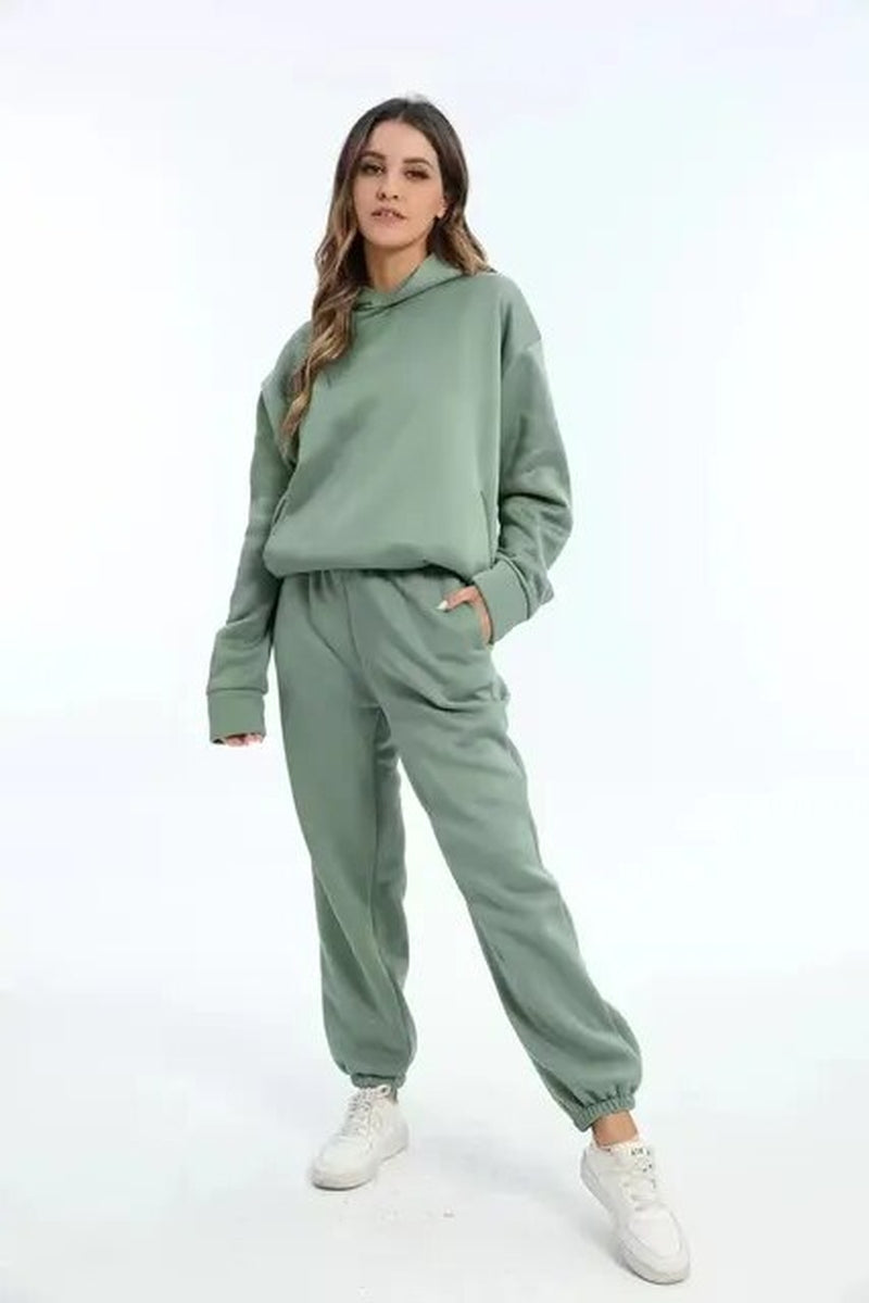 Elegantes, Oversized-Trainingsset von Elena für einen stilvollen Winterauftritt