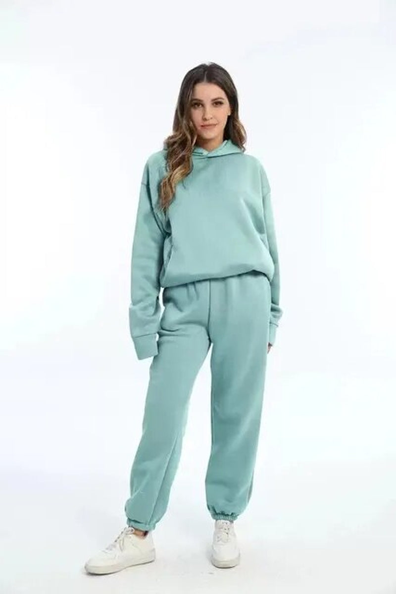 Elegantes, Oversized-Trainingsset von Elena für einen stilvollen Winterauftritt