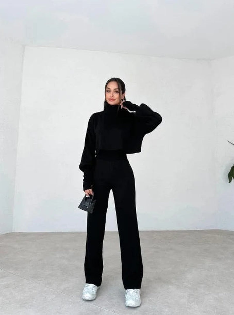 Damen-Set Elena: Rollkragenpullover, Strickhandschuhe & Hose im eleganten Stil