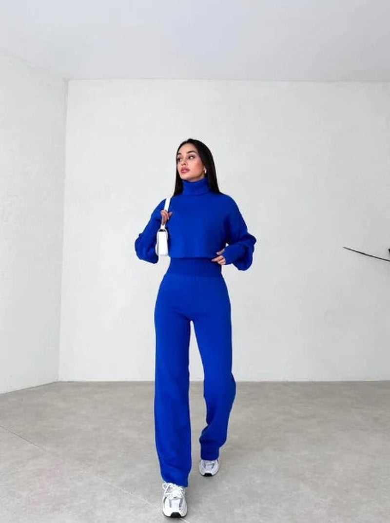 Damen-Set Elena: Rollkragenpullover, Strickhandschuhe & Hose im eleganten Stil