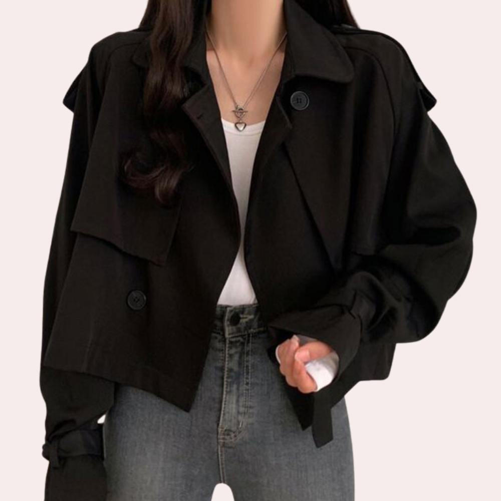 ModeGeist | Kurzer Damenmantel mit modernem Look
