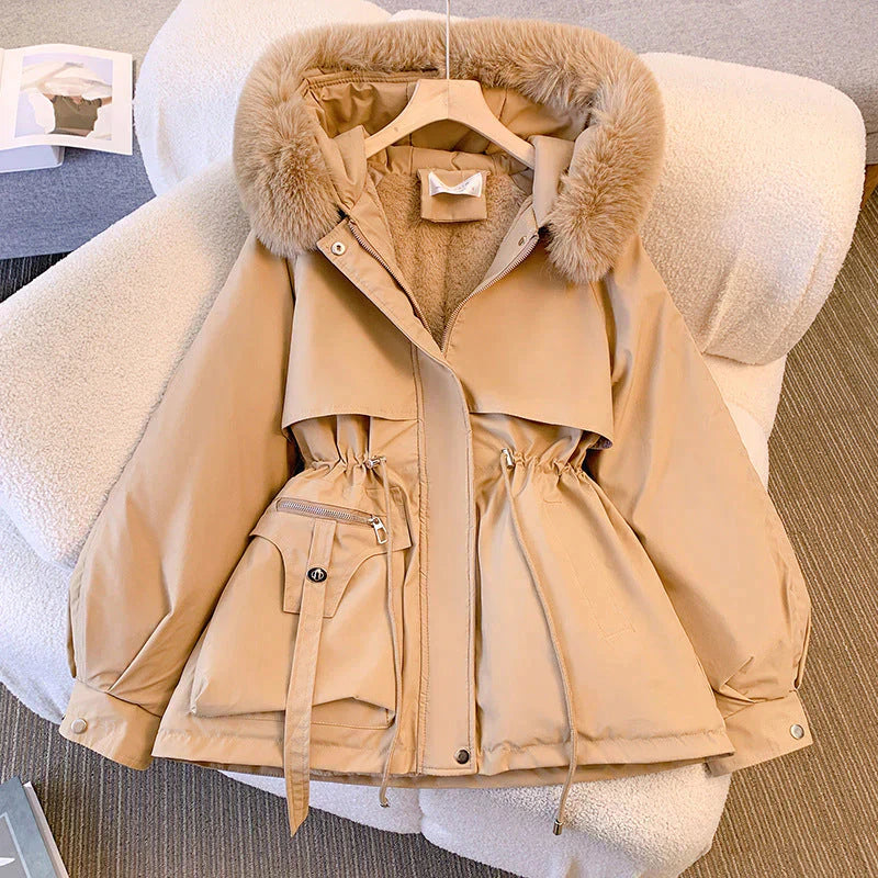 ModeGeist | Eleganter Wintermantel mit Pelzkragen