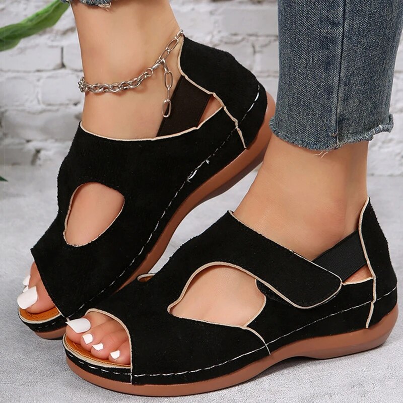 Elegante orthopädische Sandalen mit Absatz von NELE