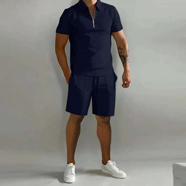 Elegantes Sommerset für Herren: Polohemd und Shorts in luxuriöser Qualität