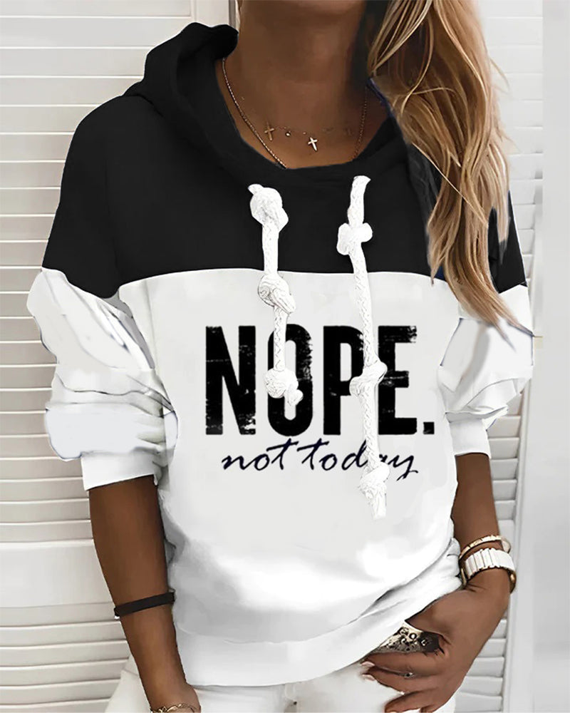 Fudus Kapuzenpullover mit Buchstabenprint