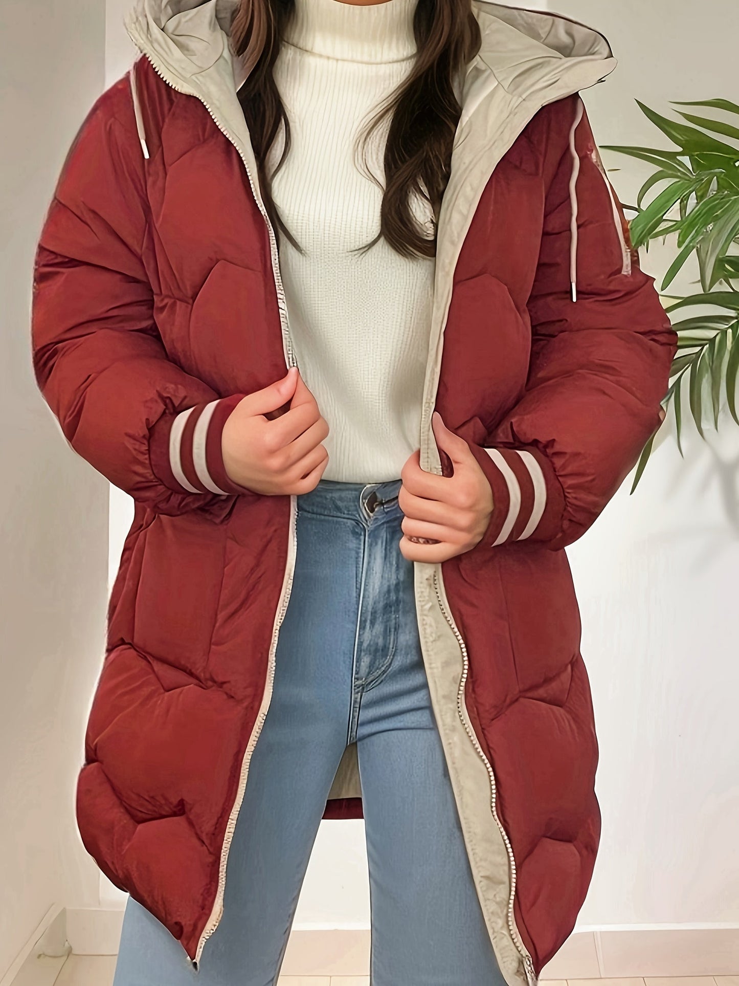 ModeGeist | Gepolsterte Damen Pufferjacke mit Langer Passform und Kapuze