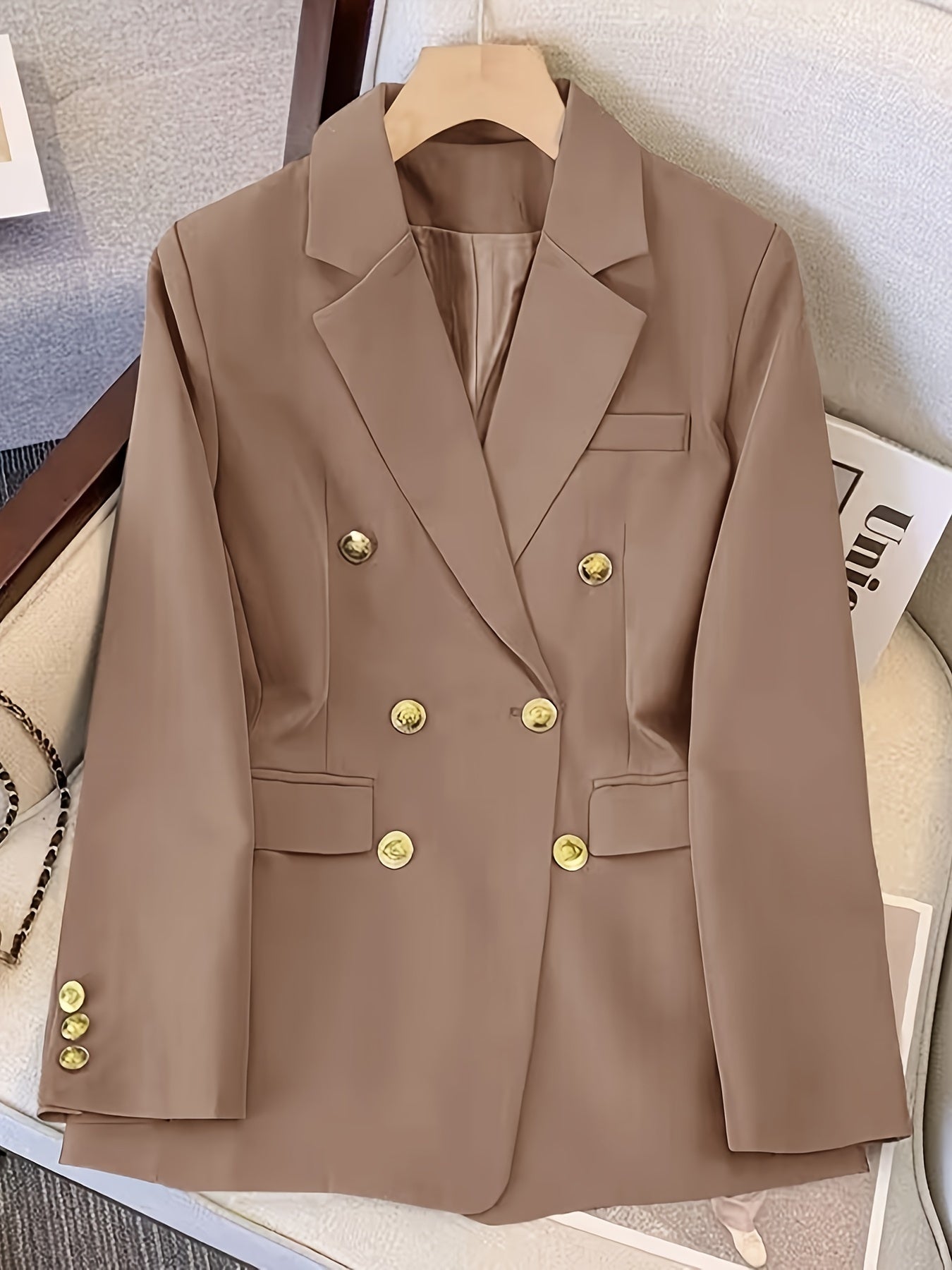 ModeGeist | Eleganter Slim Fit Damenblazer Mit Goldenen Knöpfen