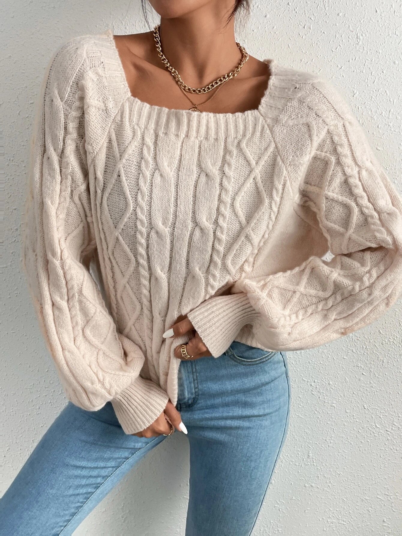 ModeGeist | Strickbluse mit Quadratischem Ausschnitt Weich und Elegant Kabelstrick - ModeGeist