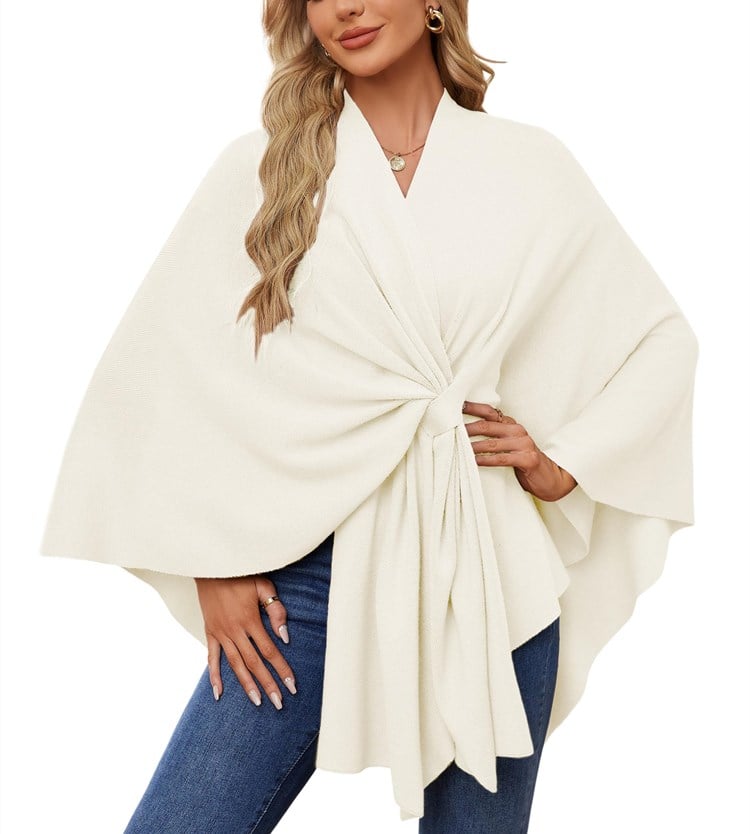 Eleganter, asymmetrischer ANA Poncho