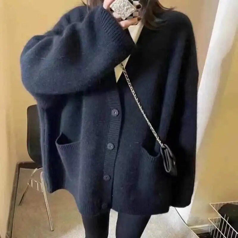 ModeGeist | Elegante Strickjacke mit Knopfleiste