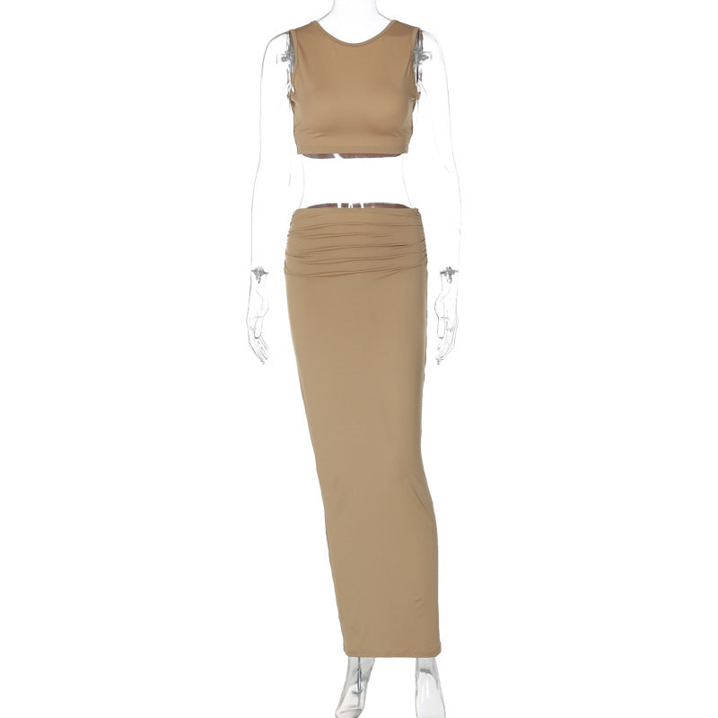 Edles Damen-Ensemble mit ärmelloser Bluse und langem Rock von Fudus