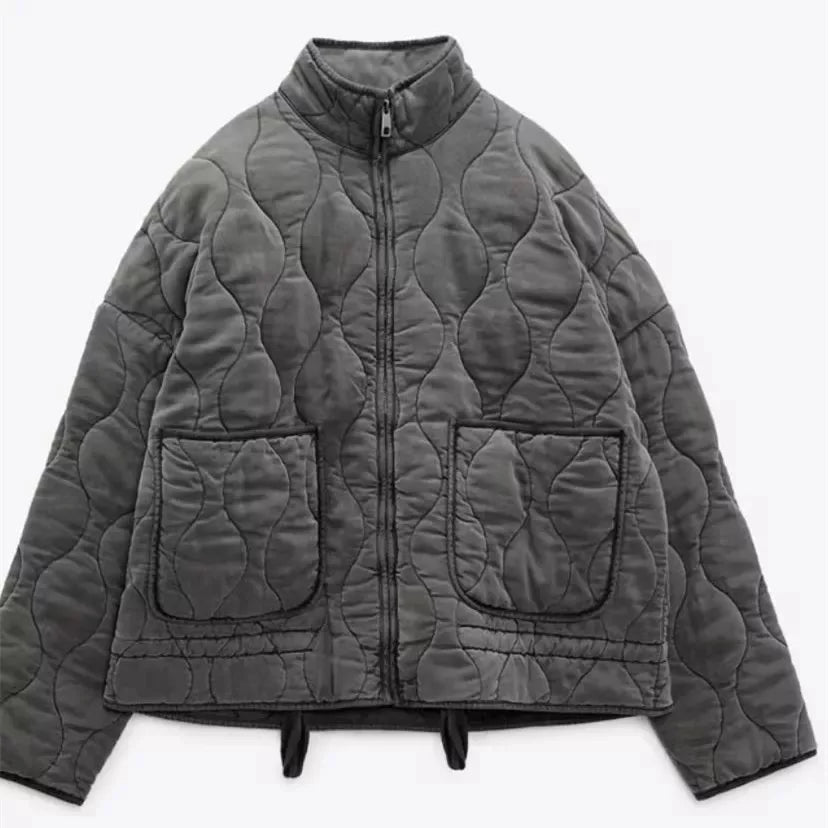 ModeGeist | Steppjacke mit klassischer Steppnaht-Detailierung