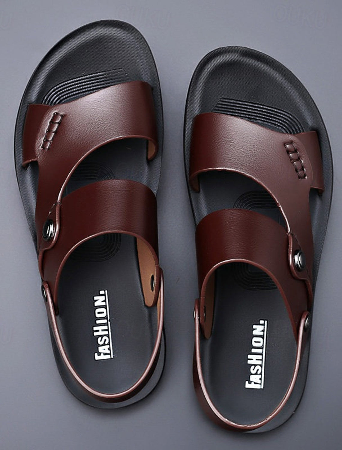 Komfortable Flip-Flops und Sommersandalen aus Kunstleder – Maximilio