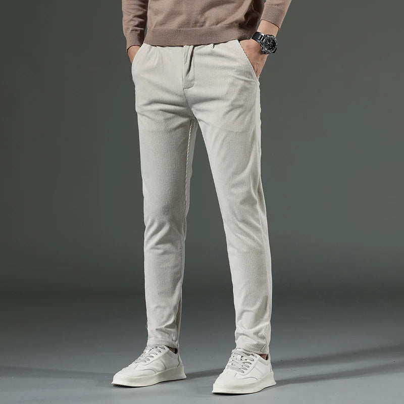 Komfortable Herren Cordhose für den Sommer von Dietger