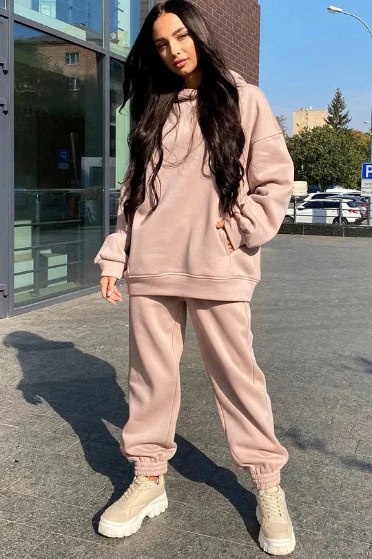 Fudus Hoodie und Jogginghose mit praktischen Taschen