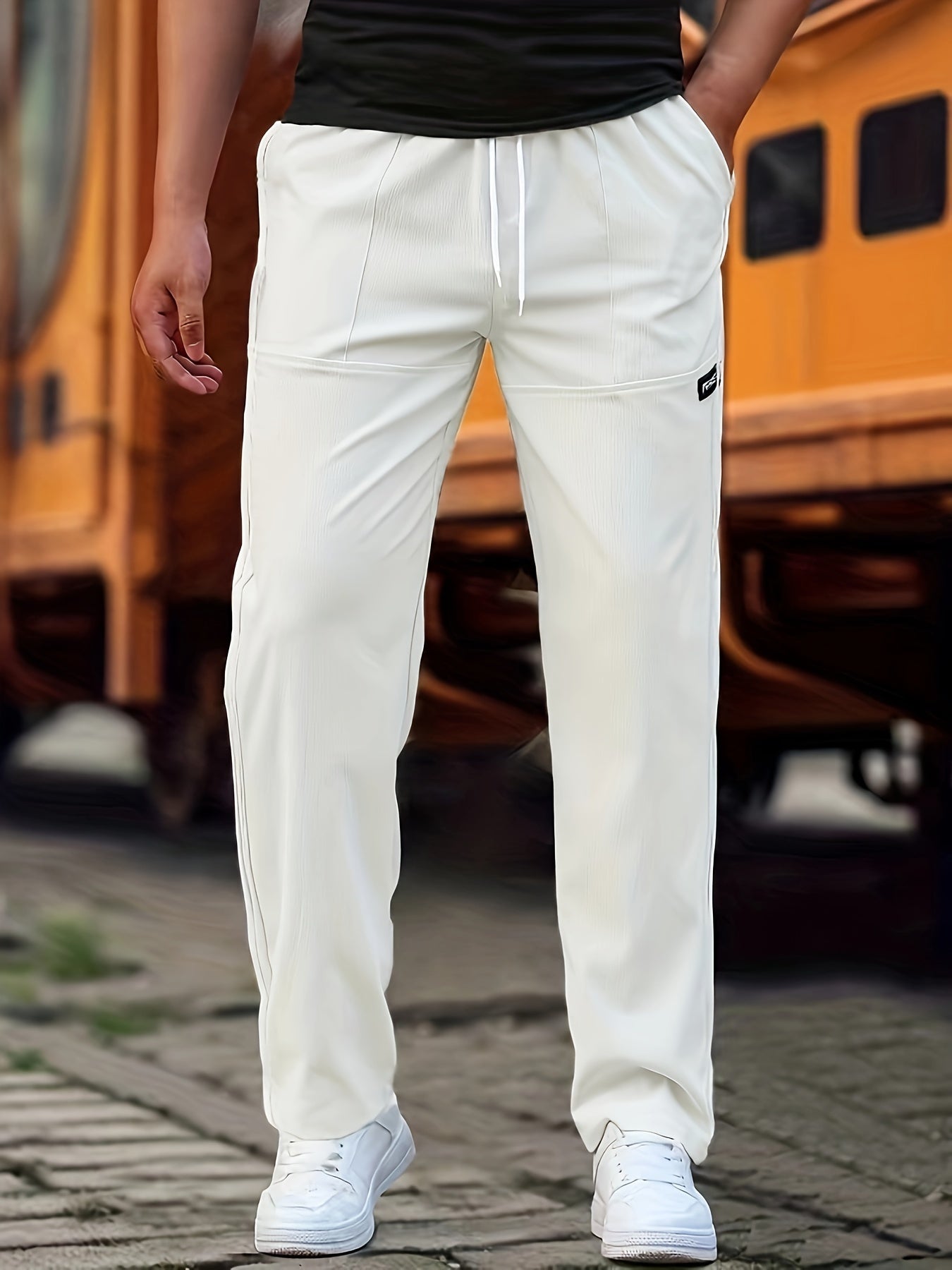Herrenhose mit Kordelzug im sportlichen Schnitt