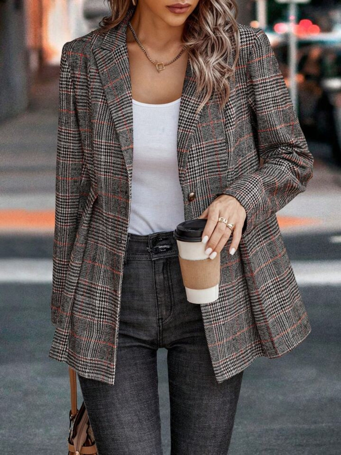 ModeGeist | Blazer mit Revers und Knopfverschluss im Karomuster