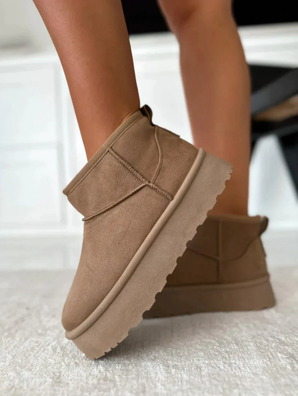 Evelyn: Stylish Boots