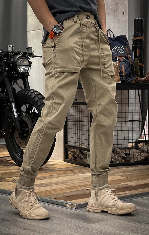 Cargohose mit elastischem Bund