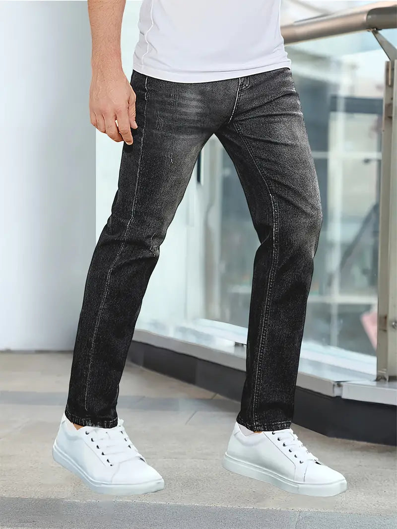 Herren Jeans, gerade geschnitten und distressed