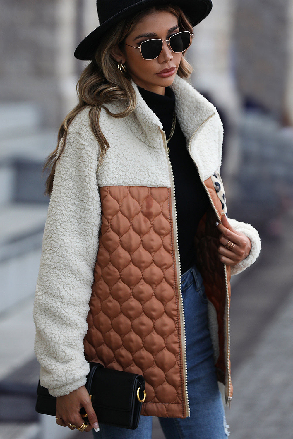ModeGeist | Sherpa-Jacke mit Stehkragen und Reißverschluss mit Leopardenmuster
