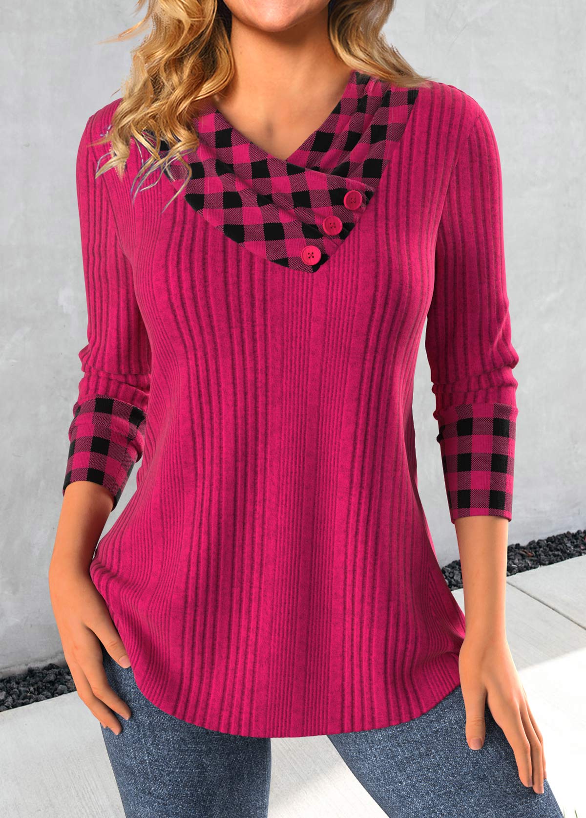 Damenoberteil Fudus: Sweatshirt mit Ausschnitt und Karomuster-Patchwork