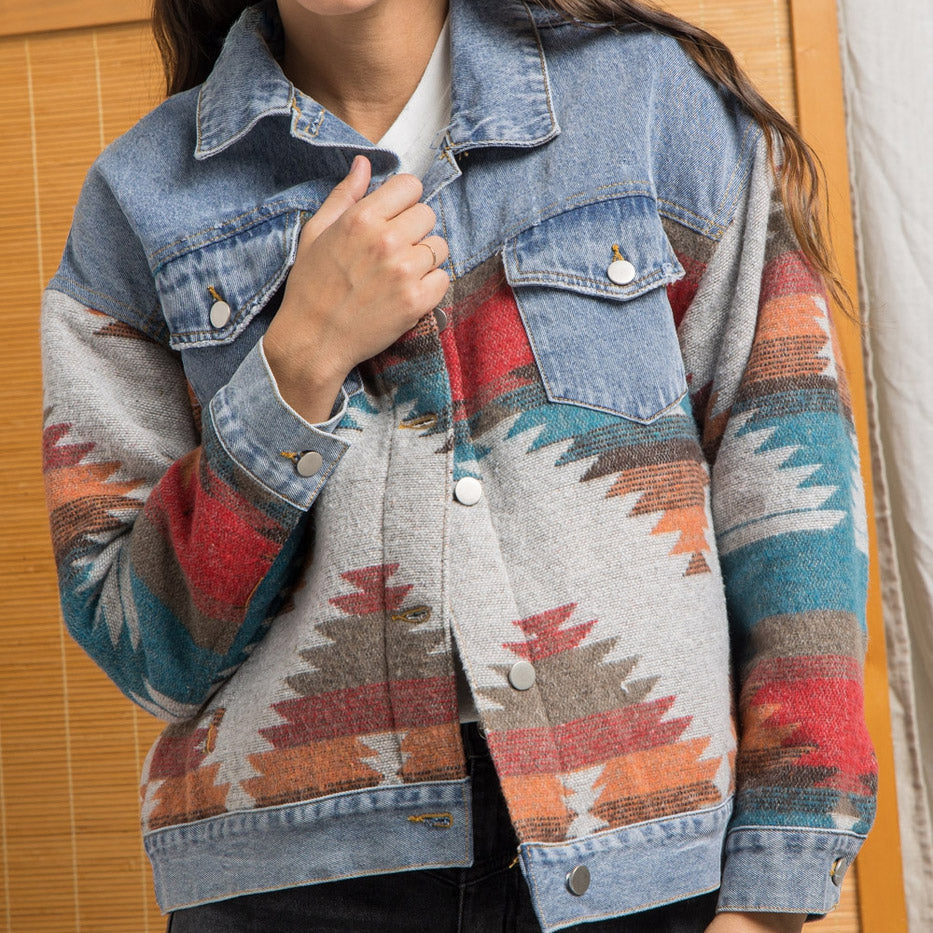 ModeGeist | Western-inspirierte Denimjacke Einzigartig und Stilvoll Boho-look