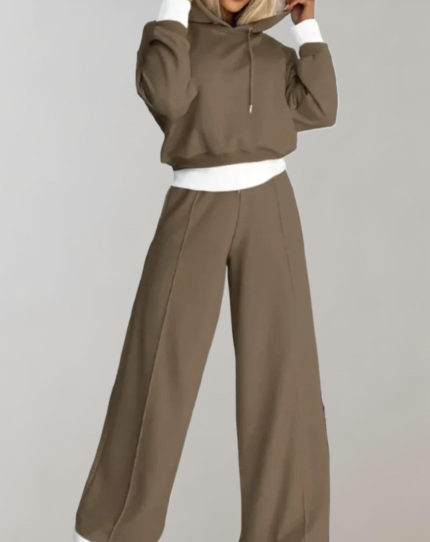 Bequemes Damen-Set mit Kapuze und weiten Hosen - Ariane