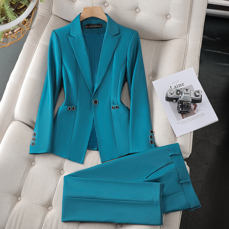 Avelena: Edles Blazer- und Hosenensemble