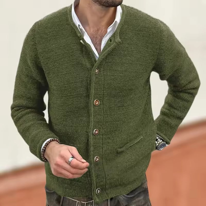 Strickjacke Bergen: Enge, geknöpfte Jacke