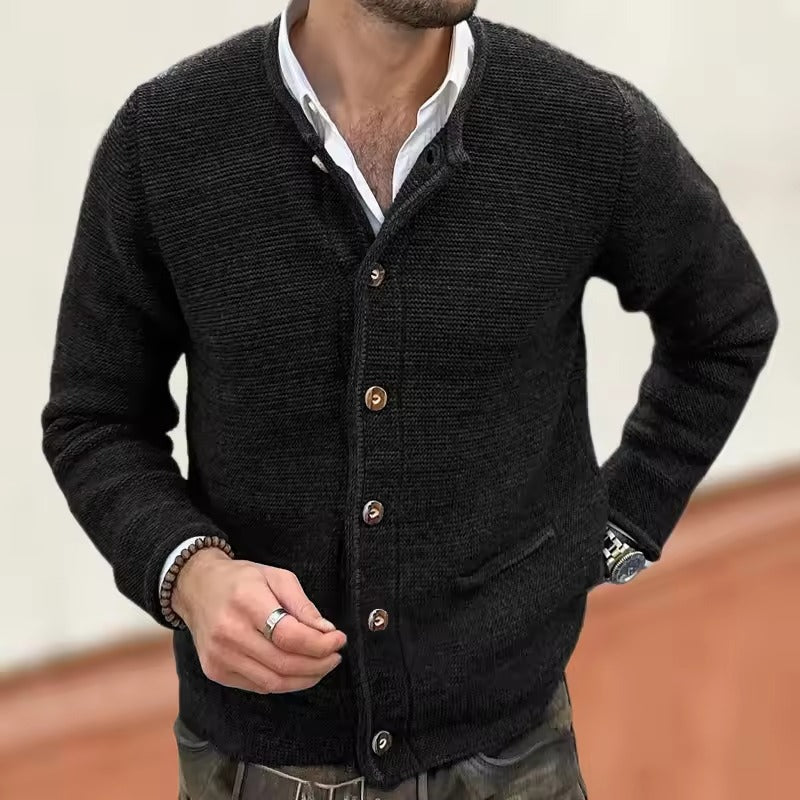 Strickjacke Bergen: Enge, geknöpfte Jacke