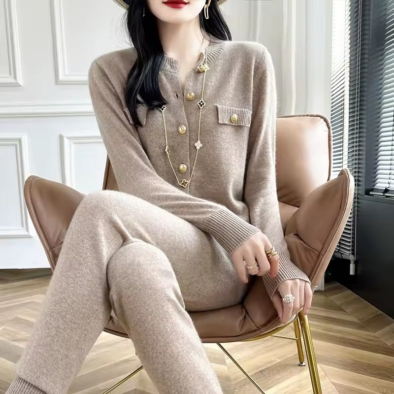 AGNA Strickjacke und Hose Set