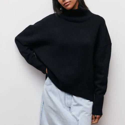 Großer Pullover mit hohem Kragen von MONIKA