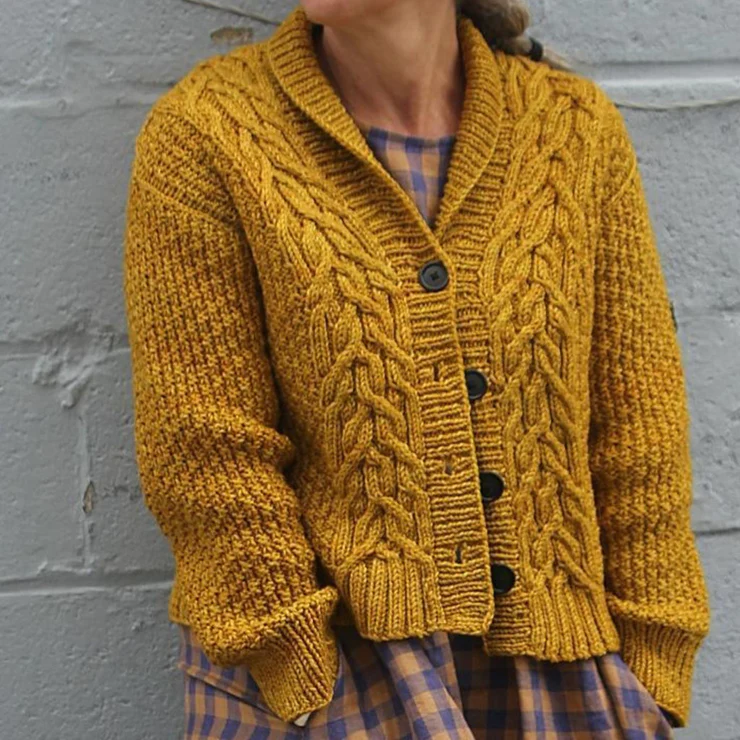 ModeGeist | Einfacher gelber Pullover ohne Kragen