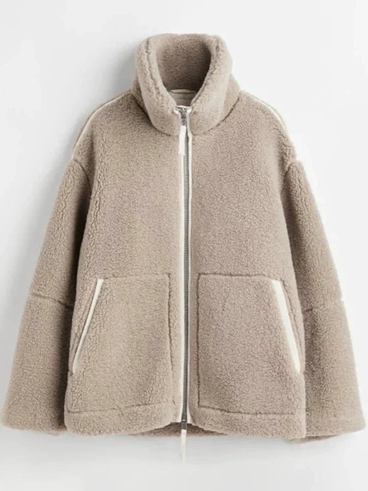 ModeGeist | und Kaffee Lammwolljacke für Damen - fluffig und trendy