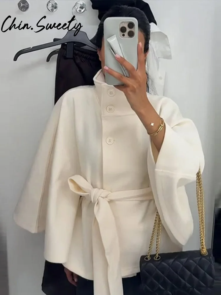 ModeGeist | Cape Coat - Wollmischung - Lockere Passform - Hoher Kragen - Taillengürtel