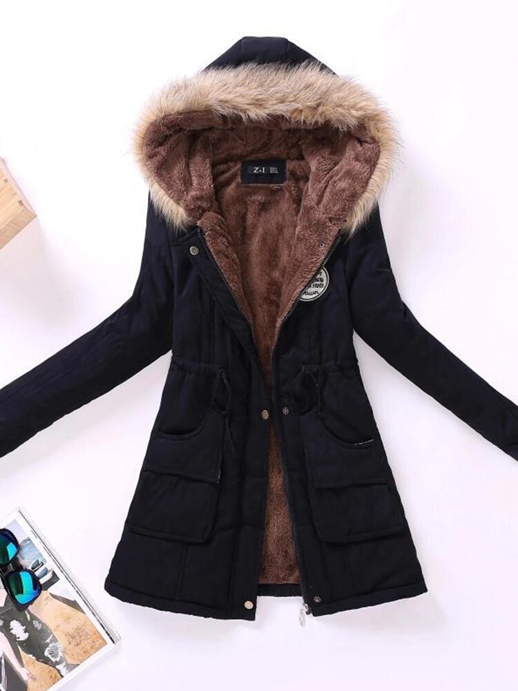 ModeGeist | Parka Jacke - Warme Fütterung - Kapuze mit Pelzbesatz - Reißverschluss & Knöpfe - Verstellbare Taille
