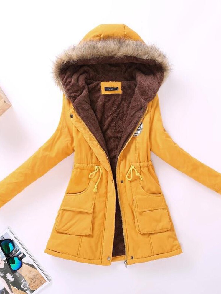 ModeGeist | Parka Jacke - Warme Fütterung - Kapuze mit Pelzbesatz - Reißverschluss & Knöpfe - Verstellbare Taille