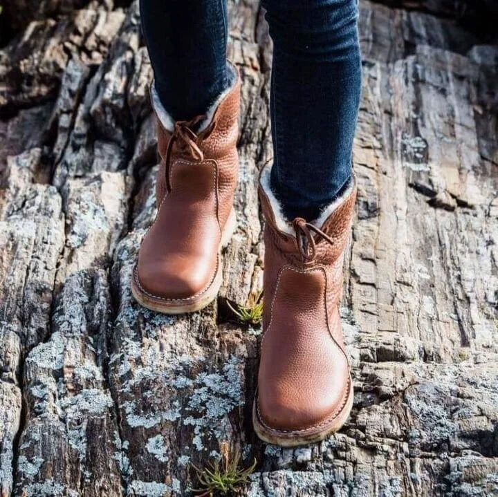 Lea: Vintage Boots