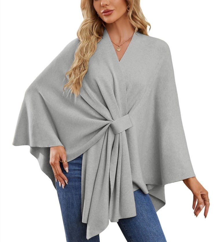 Eleganter, asymmetrischer ANA Poncho