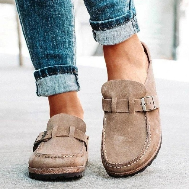 ModeGeist | Bequeme Slipper mit Schnallenverschluss