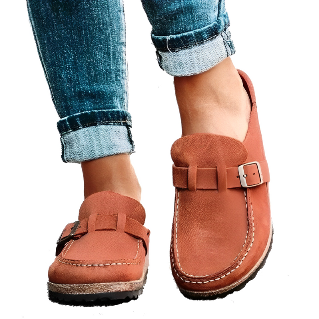 ModeGeist | Bequeme Slipper mit Schnallenverschluss