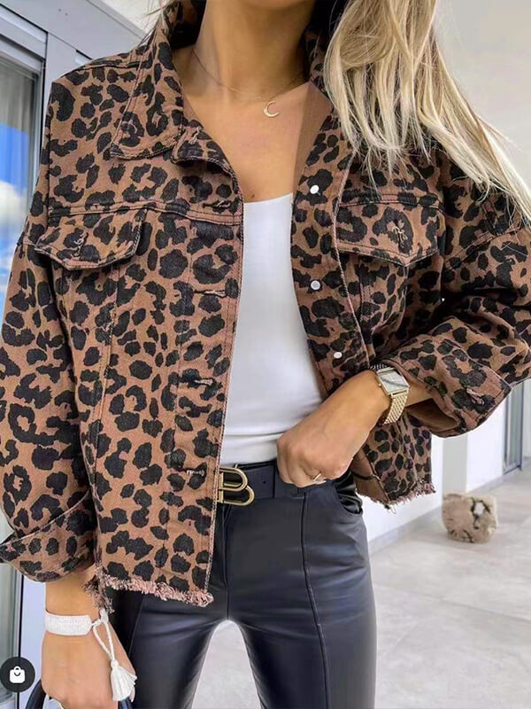 ModeGeist | Jeansjacke mit langen Ärmeln und Leopardenmuster