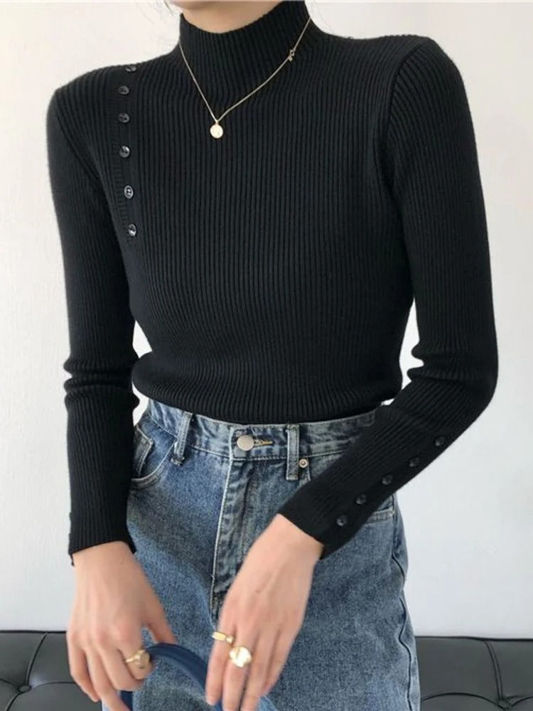 ModeGeist | Eleganter Pullover mit Zierknöpfen und Stehkragen