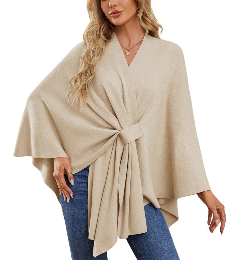 Eleganter, asymmetrischer ANA Poncho