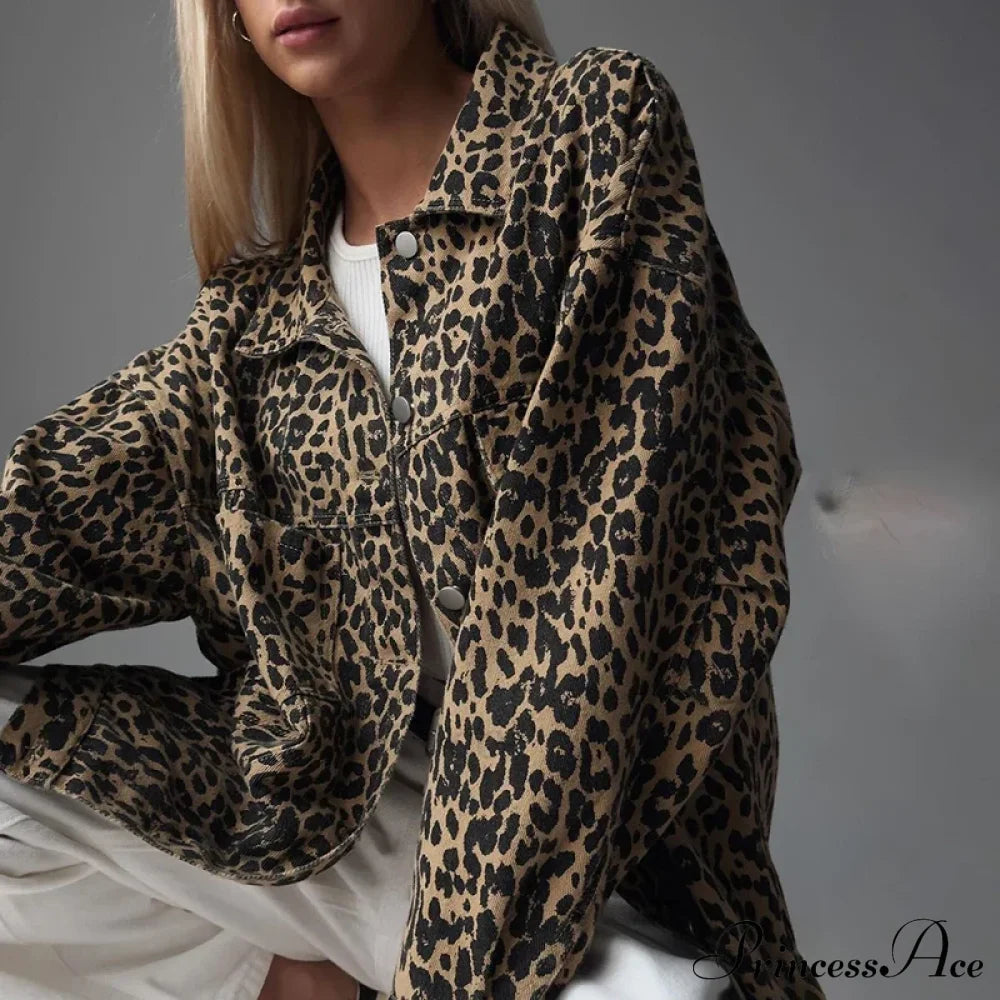 ModeGeist | Fit Jeansjacke mit Leopardenstickerei