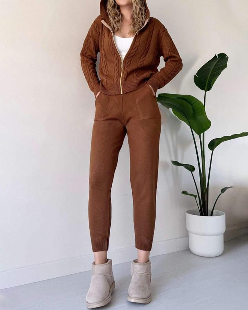 ModeGeist | Lässiger Twist-Jacquard-Zweiteiler